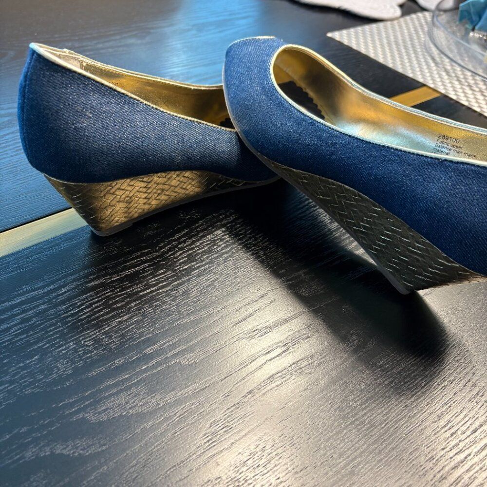 A J Valenci Peep Toe Denim Wedge Pumps Blue Gold Trim Size 9W – EUC - Picture 10 of 10